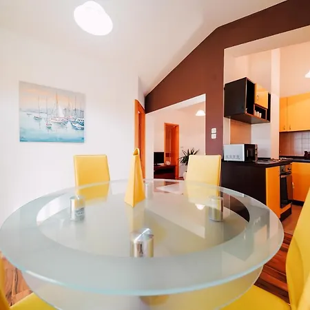 公寓 Charming In Ljubac, Pool *