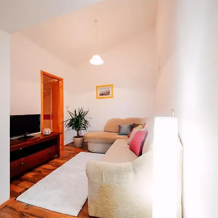 公寓 Charming In Ljubac, Pool *