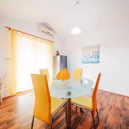Charming In Ljubac, Pool 公寓 Ljubač