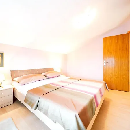 Charming In Ljubac, Pool Apartament *