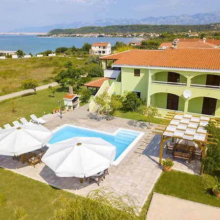 Charming In Ljubac, Pool Appartamento *