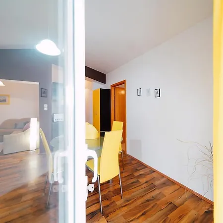 公寓 Charming In Ljubac, Pool