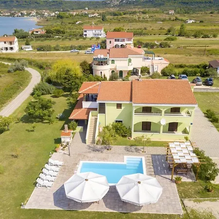 公寓 Charming In Ljubac, Pool