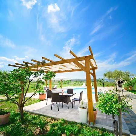 Charming In Ljubac, Pool *