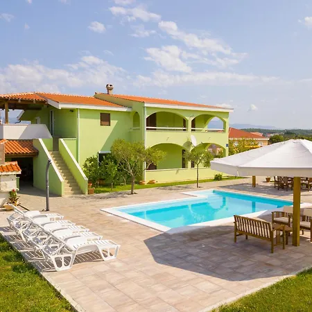 Charming In Ljubac, Pool Appartement Ljubač