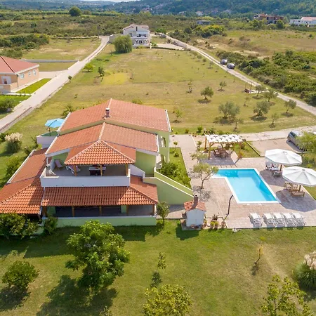 Charming In Ljubac, Pool Appartement Ljubač