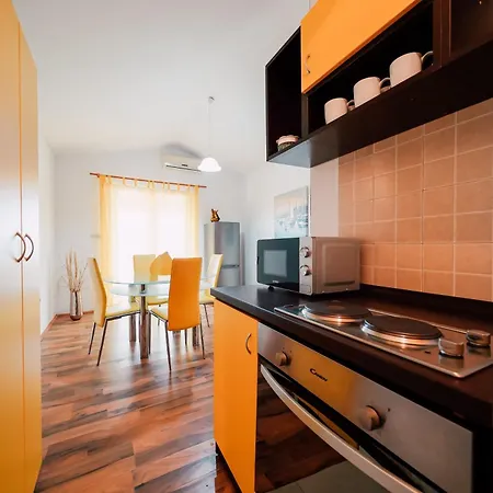 Charming In Ljubac, Pool *