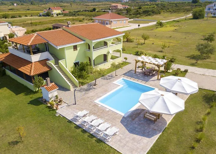 Апартаменты Charming In Ljubac, Pool Любач